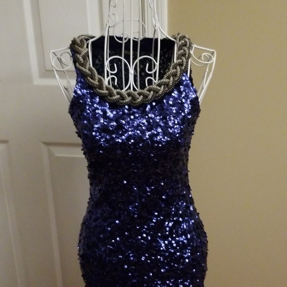 Absolutely gorgeous dress - Picture 2 of 8